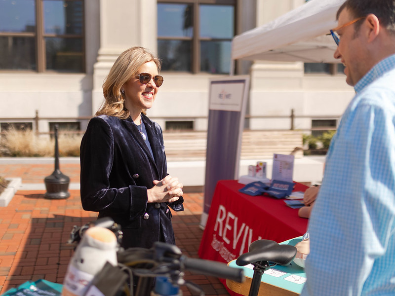 Unang Ginang sa REVIVE! Pagsasanay